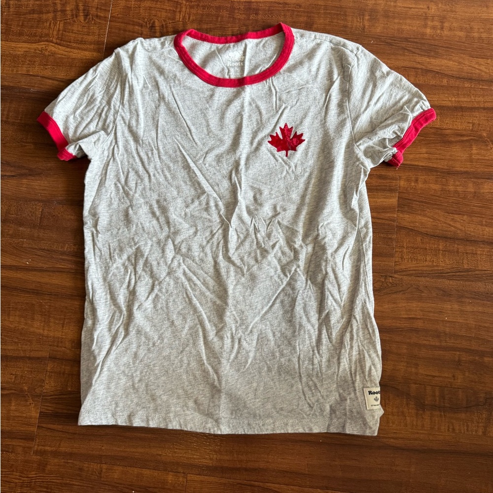ROOTS Canada - size M ringer tee